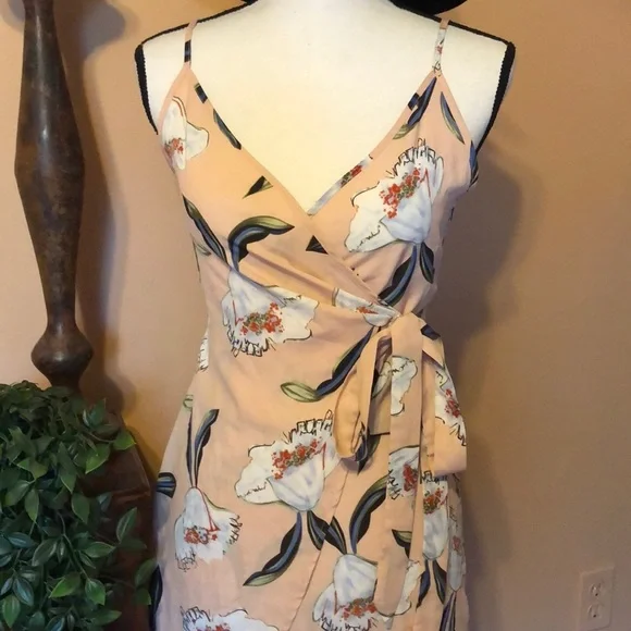 Floral wrap dress-peach with tropical white flowers - Picture 2 of 7